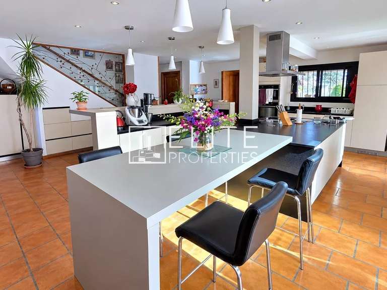 House Mouans-Sartoux - 5 bedrooms - 200m²
