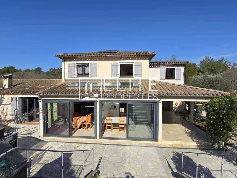 Maison Mouans-Sartoux - 5 chambres - 200m²