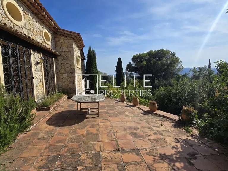 Maison Mouans-Sartoux - 6 chambres - 262m²