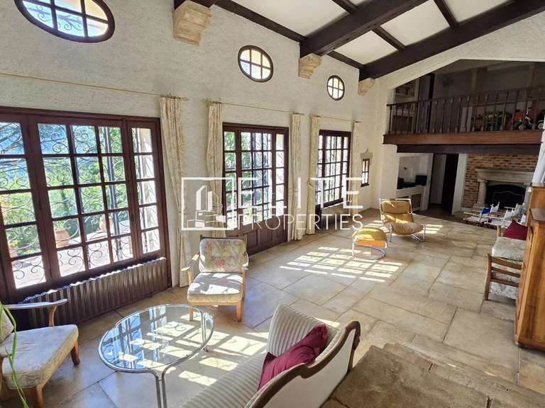 Maison Mouans-Sartoux - 6 chambres - 262m²
