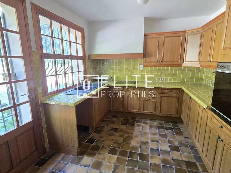 Maison Mouans-Sartoux - 6 chambres - 262m²