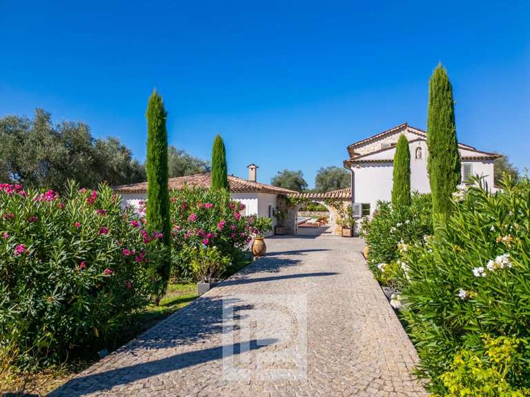 Maison Mouans-Sartoux - 7 chambres - 405m²