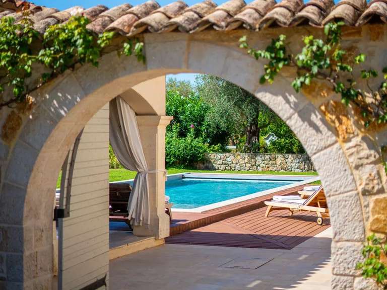 Maison Mouans-Sartoux - 7 chambres - 405m²