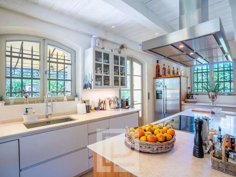 Maison Mouans-Sartoux - 7 chambres - 405m²