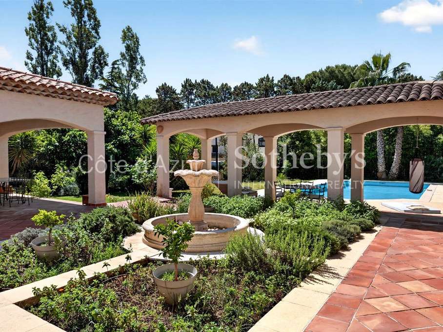 House Mouans-Sartoux