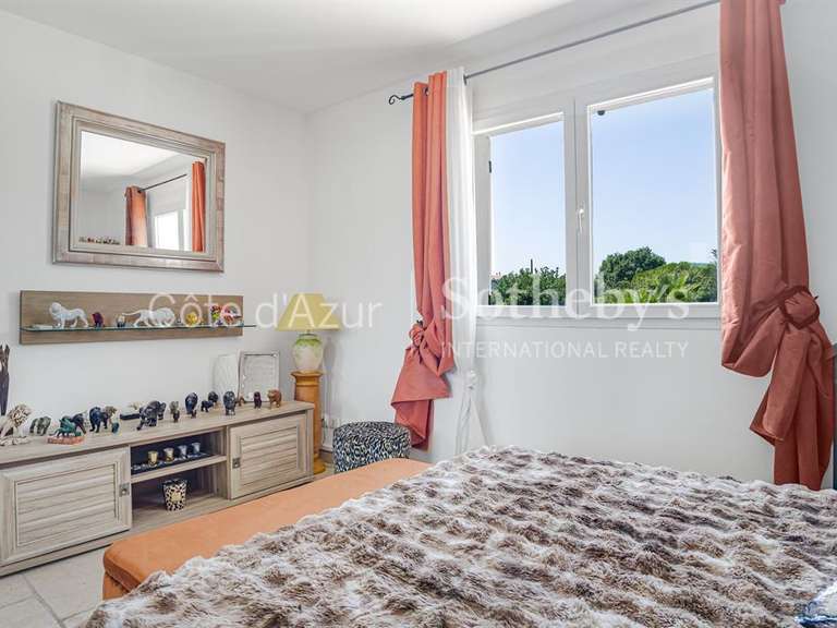 Maison Mouans-Sartoux - 4 chambres - 256m²