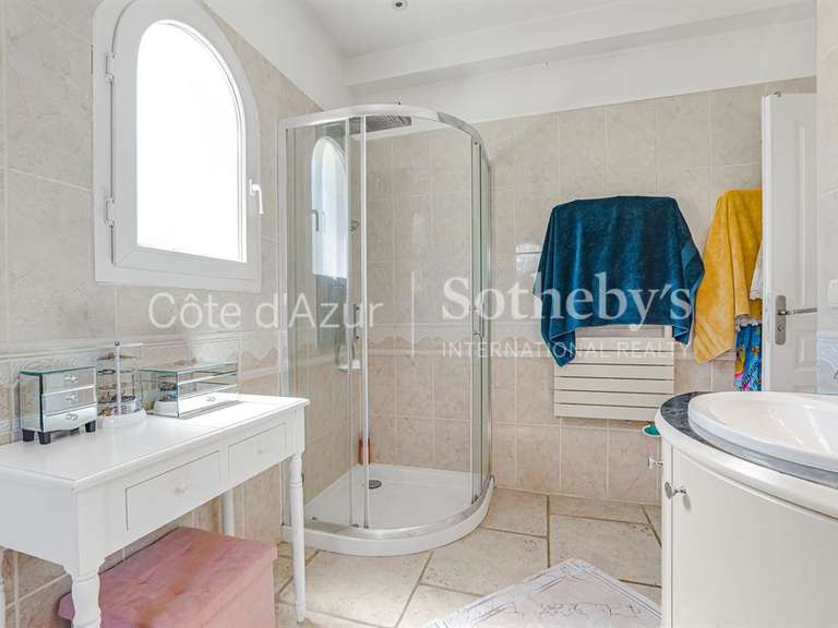 Maison Mouans-Sartoux - 4 chambres - 256m²