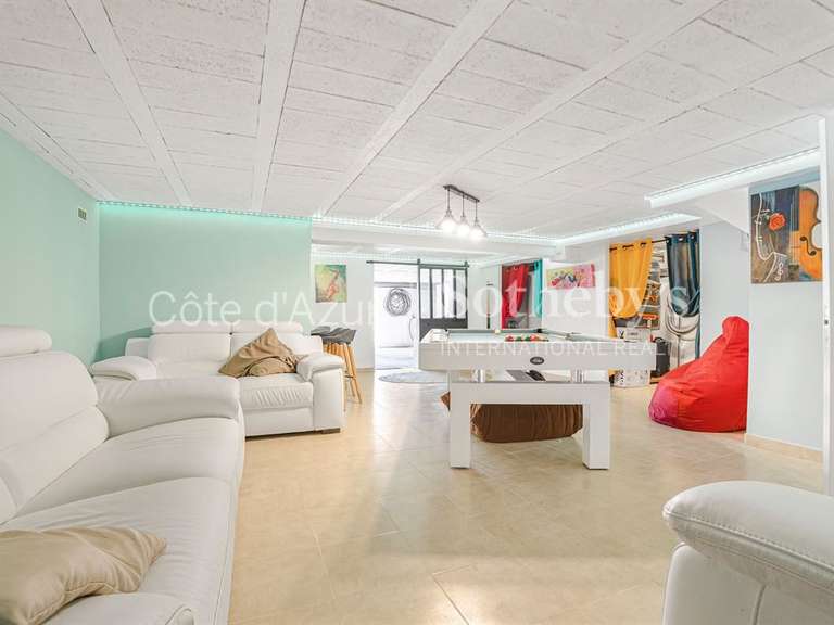 Maison Mouans-Sartoux - 4 chambres - 256m²