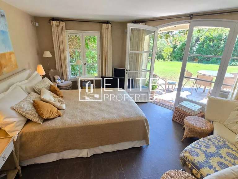Maison Mouans-Sartoux - 3 chambres - 193m²
