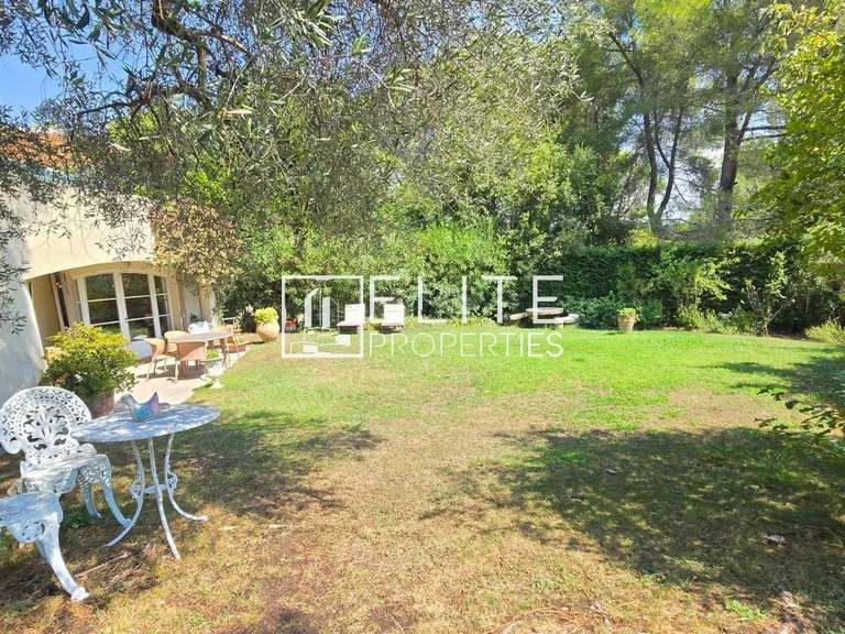 Maison Mouans-Sartoux - 3 chambres - 193m²