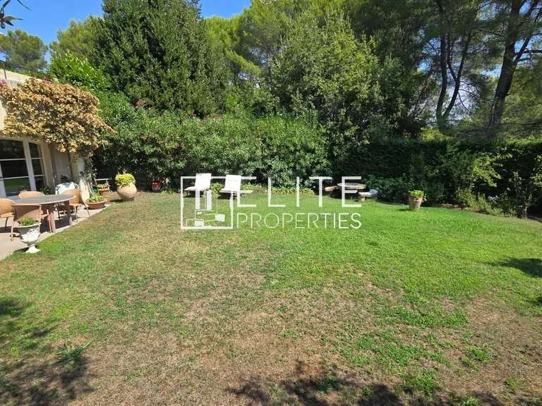 Maison Mouans-Sartoux - 3 chambres - 193m²