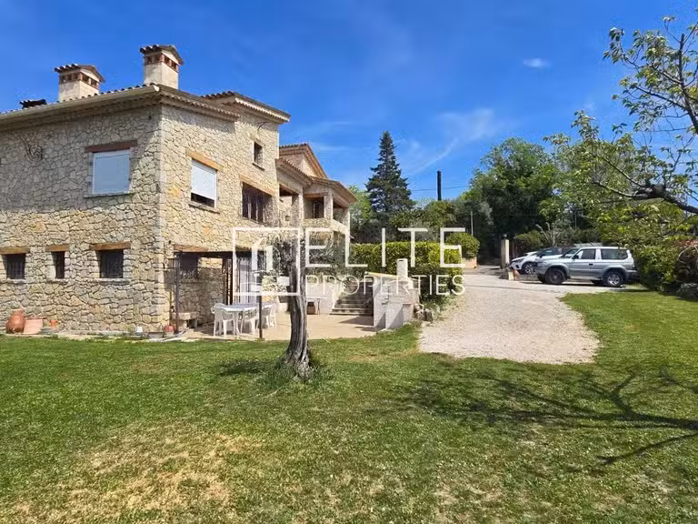 Maison Mouans-Sartoux - 5 chambres - 265m²