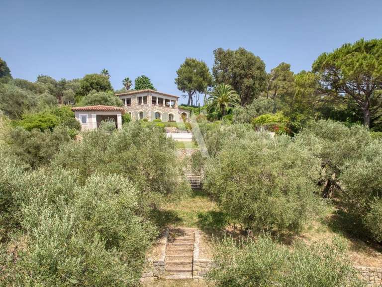 Propriété Mouans-Sartoux - 4 chambres - 230m²