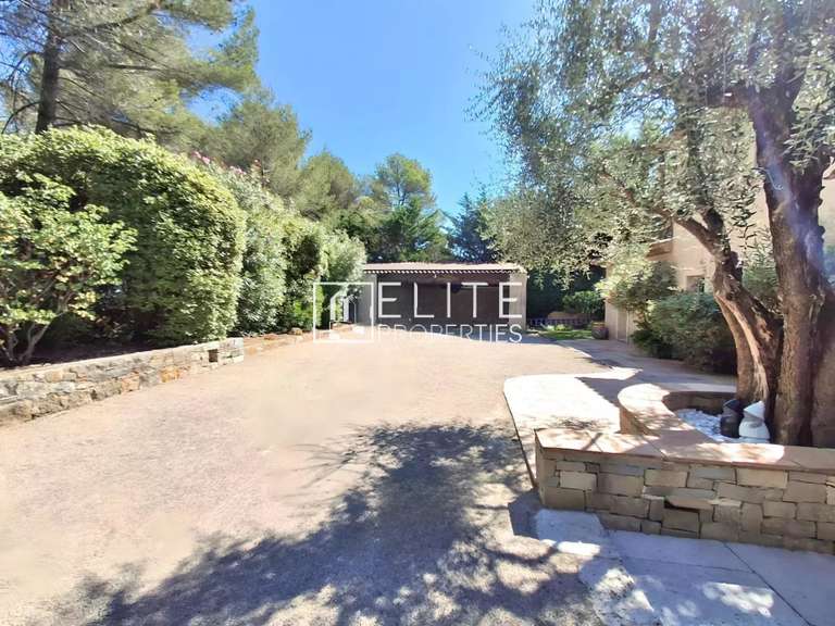 Property Mouans-Sartoux - 278m²