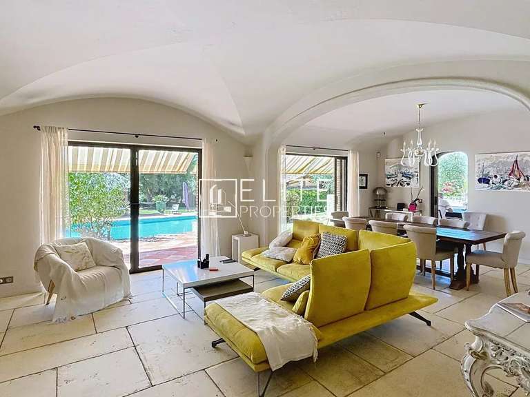 Property Mouans-Sartoux - 278m²