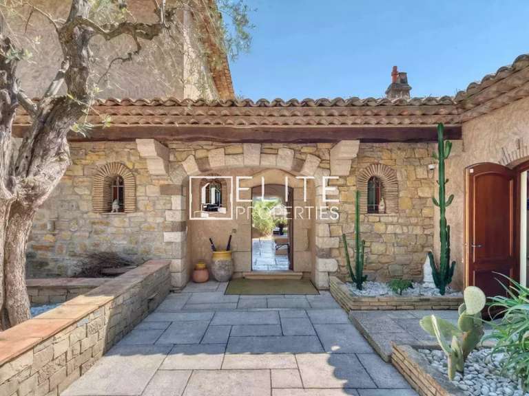 Propriété Mouans-Sartoux - 278m²