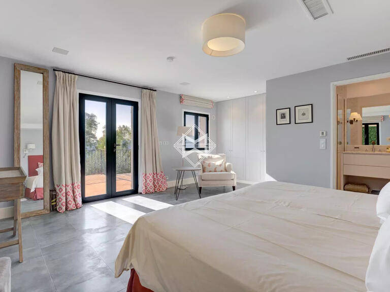 Villa Mouans-Sartoux - 7 chambres - 330m²