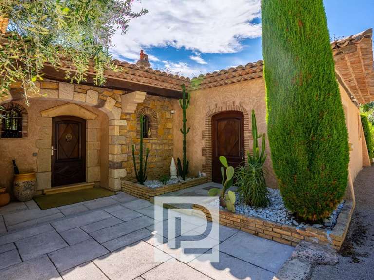 Villa Mouans-Sartoux - 6 chambres - 278m²