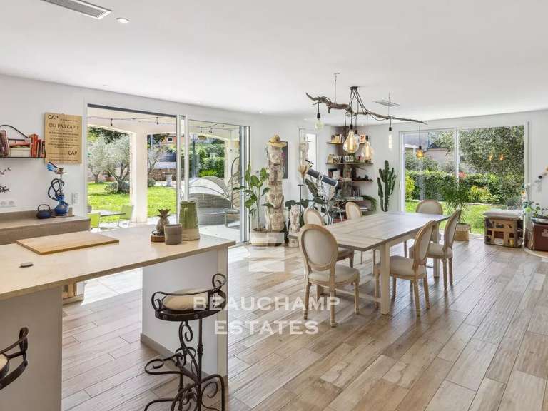 Villa Mouans-Sartoux - 3 chambres - 182m²