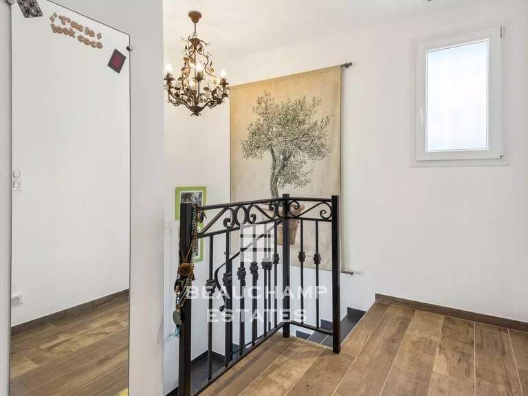 Villa Mouans-Sartoux - 3 chambres - 182m²