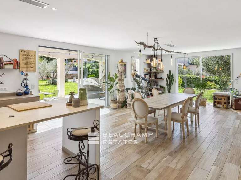 Villa Mouans-Sartoux - 3 chambres - 182m²