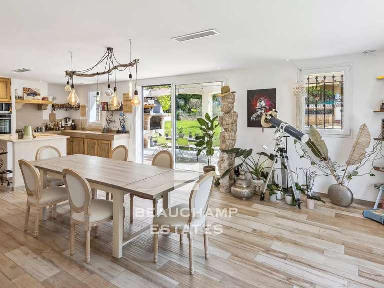 Villa Mouans-Sartoux - 3 chambres - 182m²