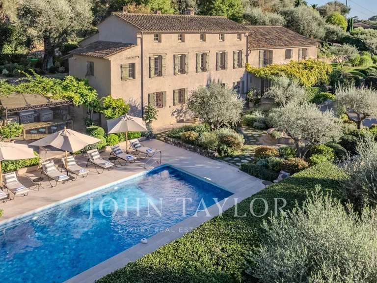 Villa Mouans-Sartoux - 6 chambres - 300m²