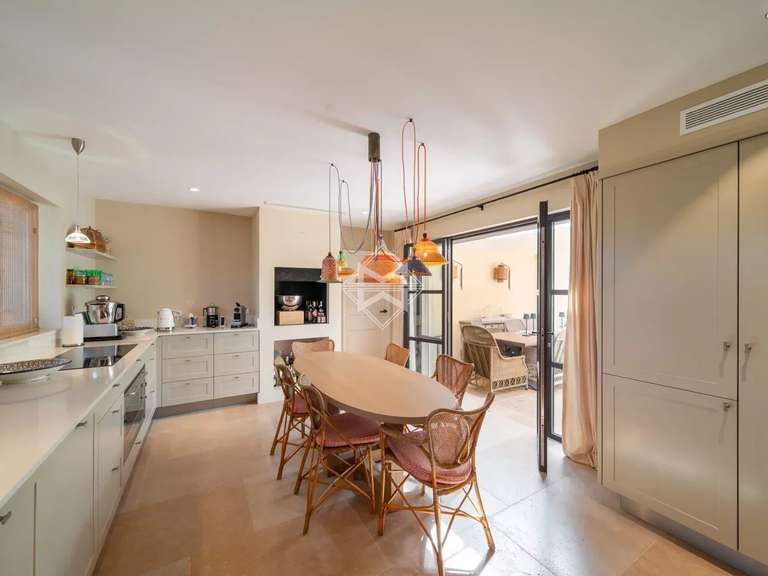 Villa Mouans-Sartoux - 3 chambres - 200m²