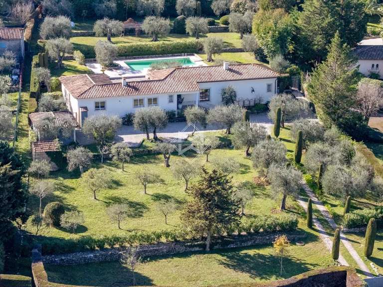 Villa Mouans-Sartoux - 3 chambres - 200m²