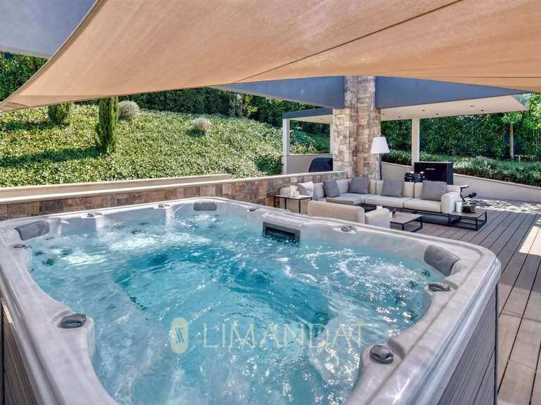 Villa Mouans-Sartoux - 4 chambres - 300m²