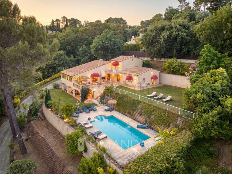 Villa Mouans-Sartoux - 7 chambres - 369m²