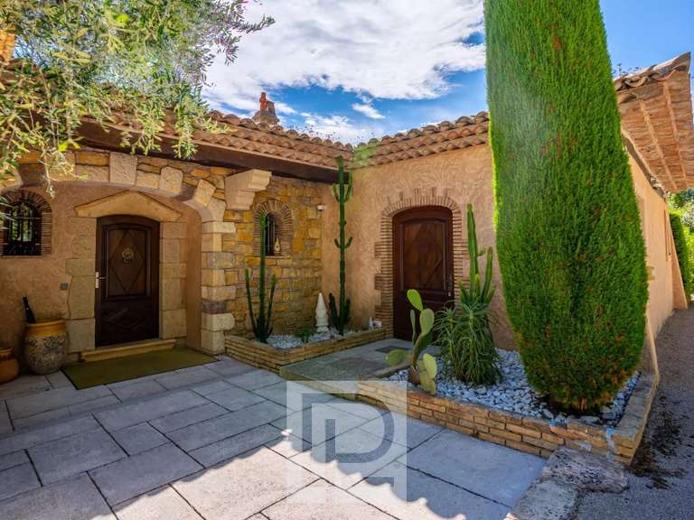 Villa Mouans-Sartoux - 6 chambres - 278m²