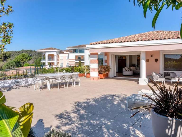 Appartement Mougins - 3 chambres - 161m²