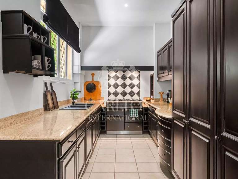 Maison Mougins - 4 chambres - 216m²