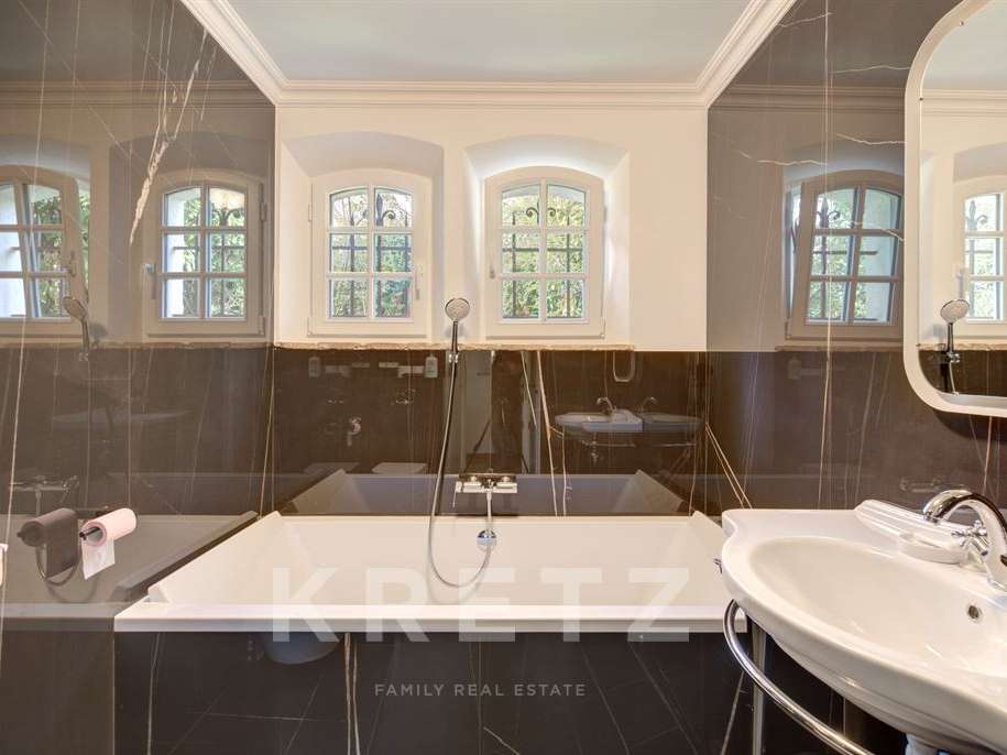 House Mougins