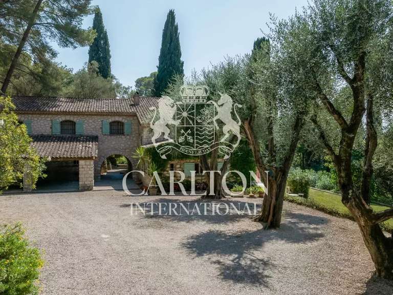 Maison Mougins - 4 chambres - 323m²