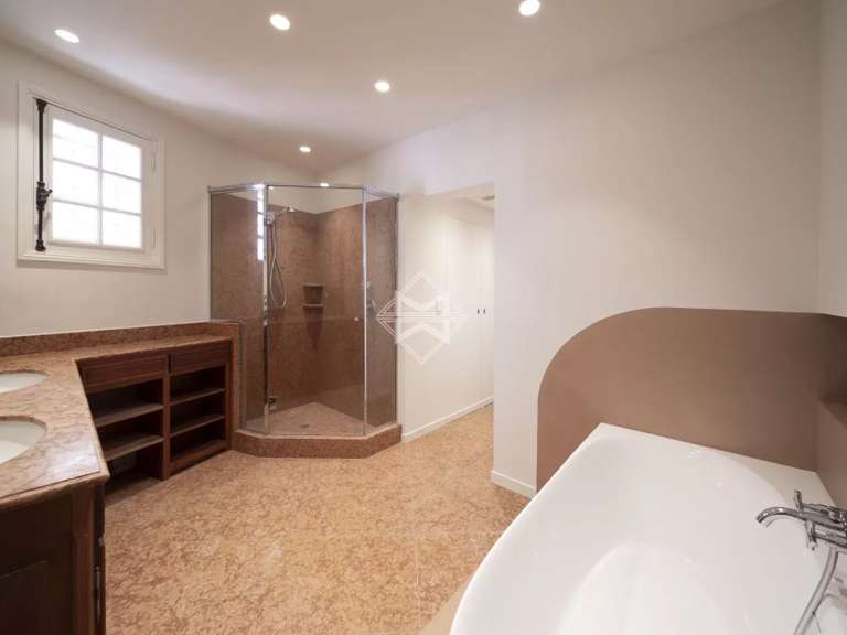 Maison Mougins - 3 chambres - 211m²