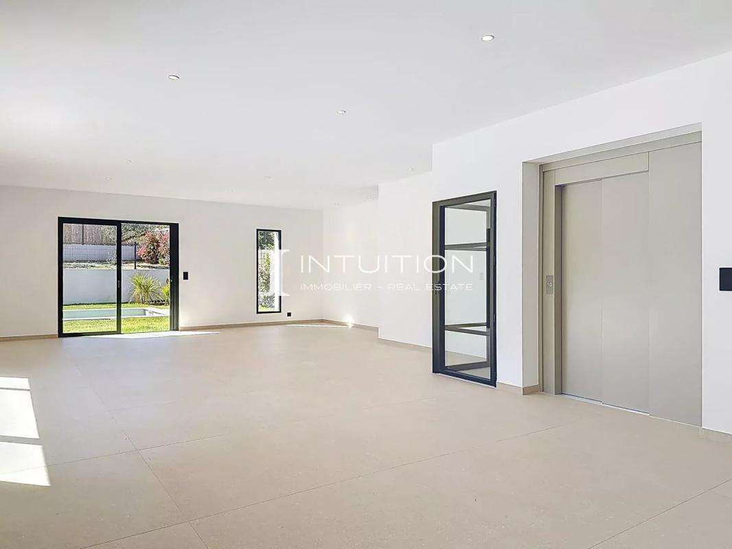 House Mougins