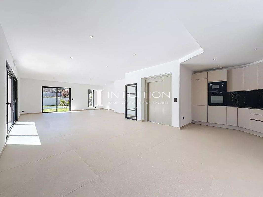 House Mougins