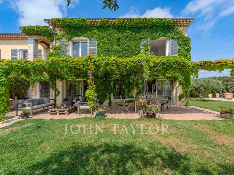 Maison Mougins - 5 chambres - 234m²