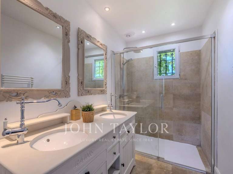 Maison Mougins - 5 chambres - 234m²