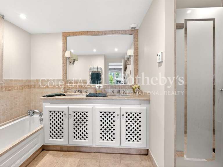 Maison Mougins - 5 chambres - 280m²
