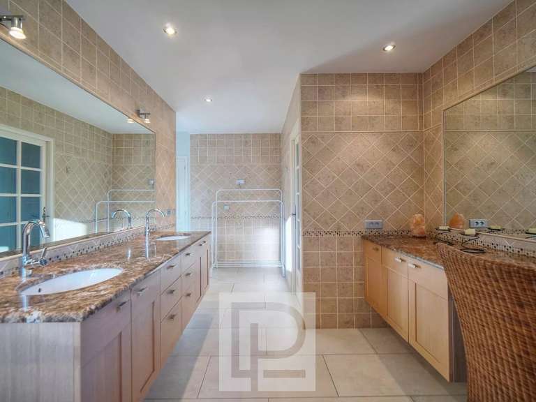 Maison Mougins - 5 chambres - 425m²