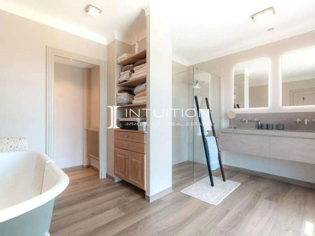 House Mougins