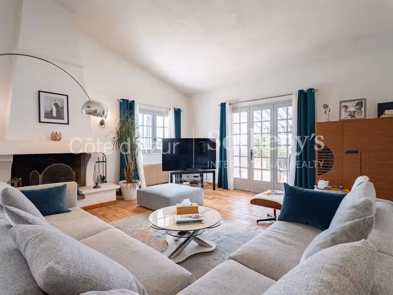 Maison Mougins - 6 chambres - 304m²