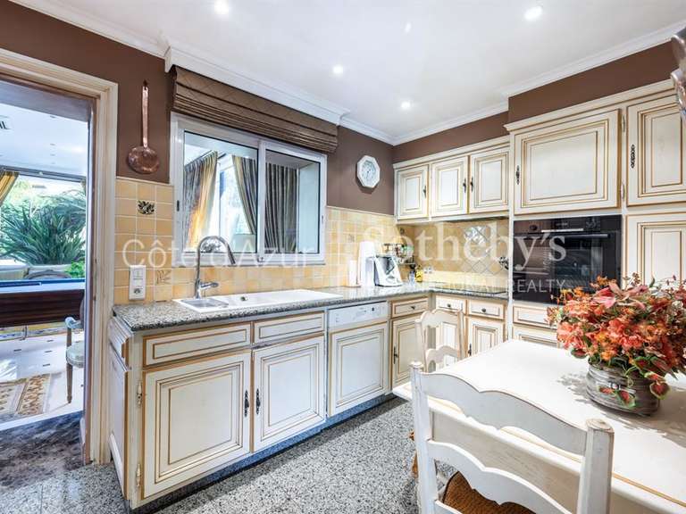 Maison Mougins - 4 chambres - 245m²