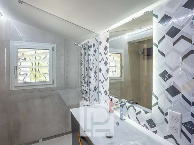 Villa Mougins - 4 bedrooms - 241m²