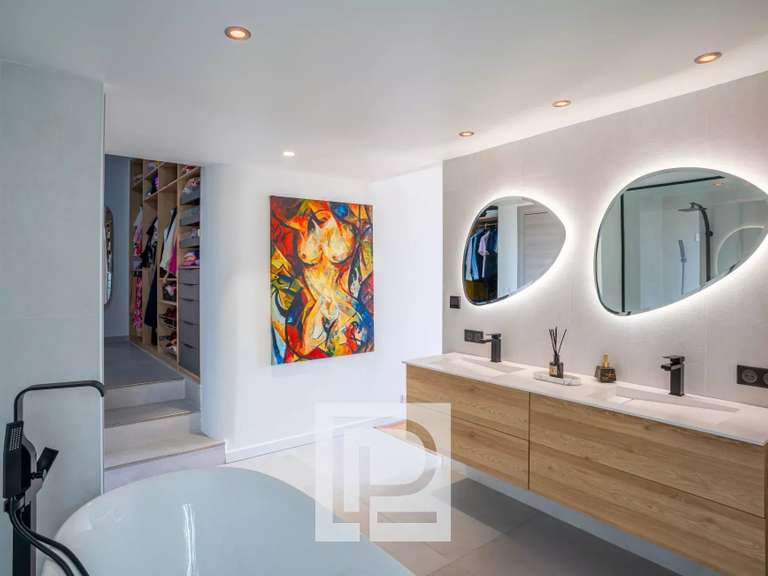 Villa Mougins - 4 bedrooms - 241m²