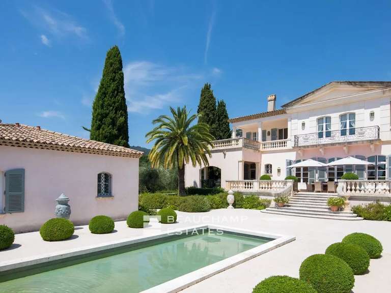 Villa Mougins - 10 chambres - 1135m²