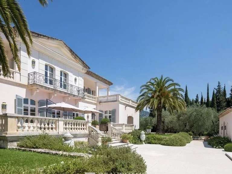 Villa Mougins - 10 chambres - 1135m²